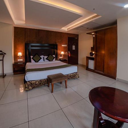 Hotel Gateway Grandeur Guwahati Exterior foto